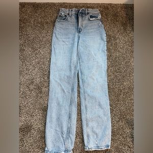 Abercrombie Women’s “The 90’s straight ultra high rise jeans” Curve love.